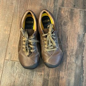 KEEN woman’s hiking shoe